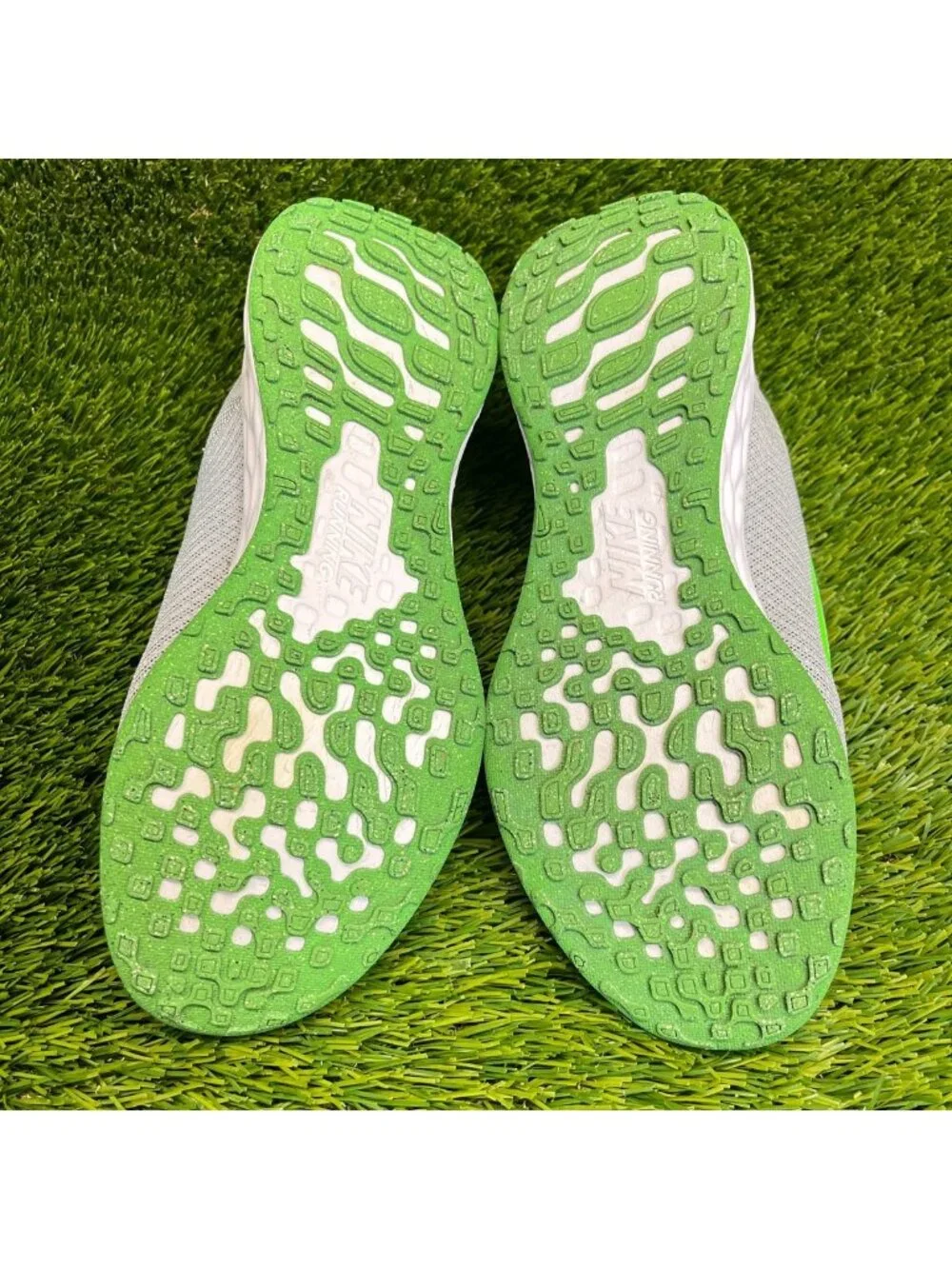 Nike Revolution 6 Boys Size 5.5Y Gray Green White Running Walking Shoes Sneakers